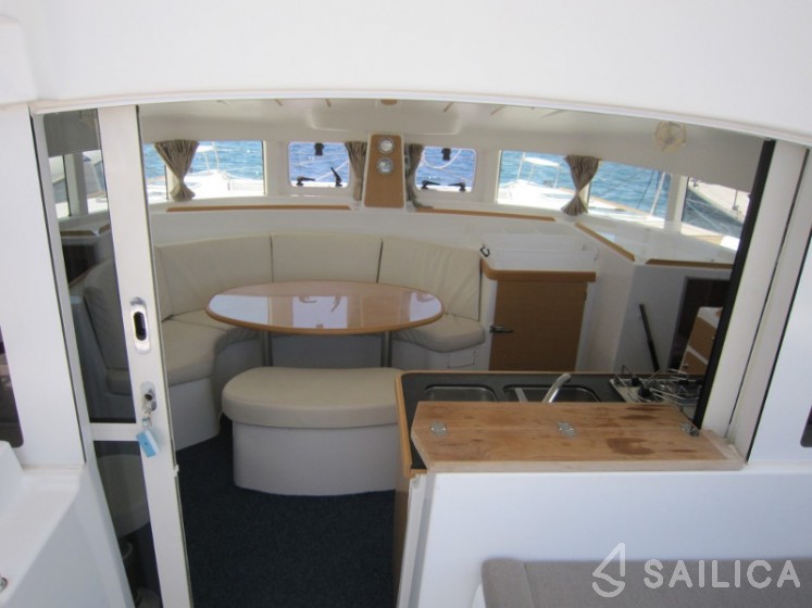 Lagoon 380 - Yacht Charter Sailica