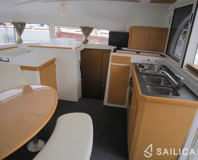 Lagoon 380 - Yacht Charter Sailica