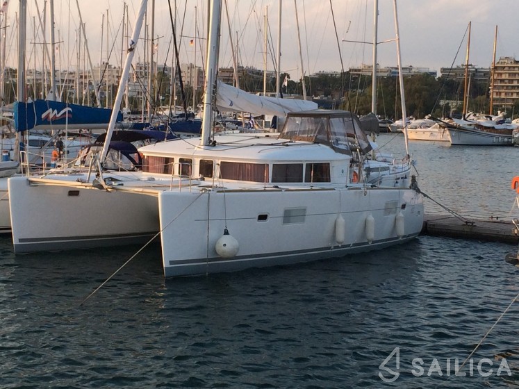 Lagoon 400 S2 - Yacht Charter Sailica