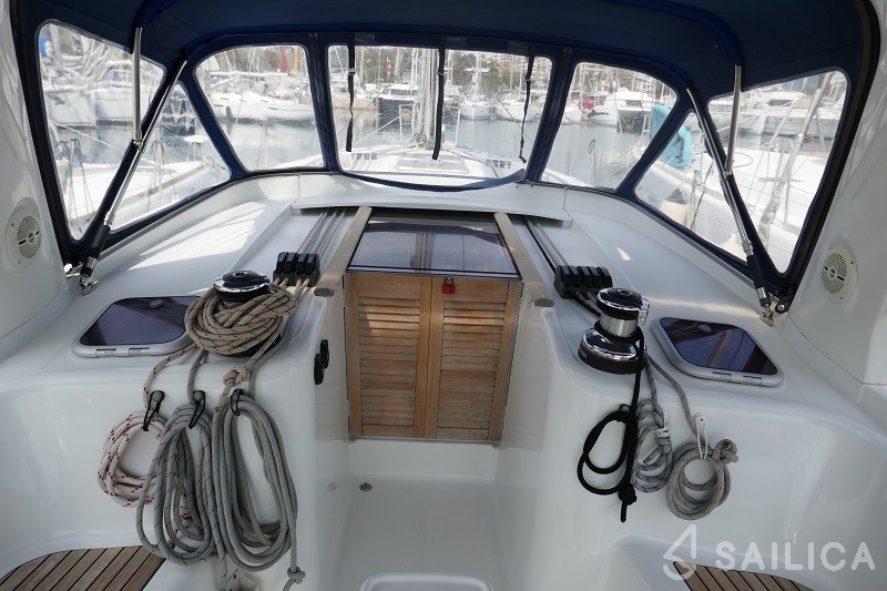Oceanis 50 - Yacht Charter Sailica