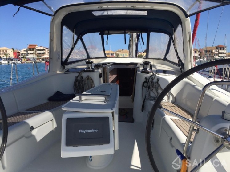 Oceanis 50 - Yacht Charter Sailica