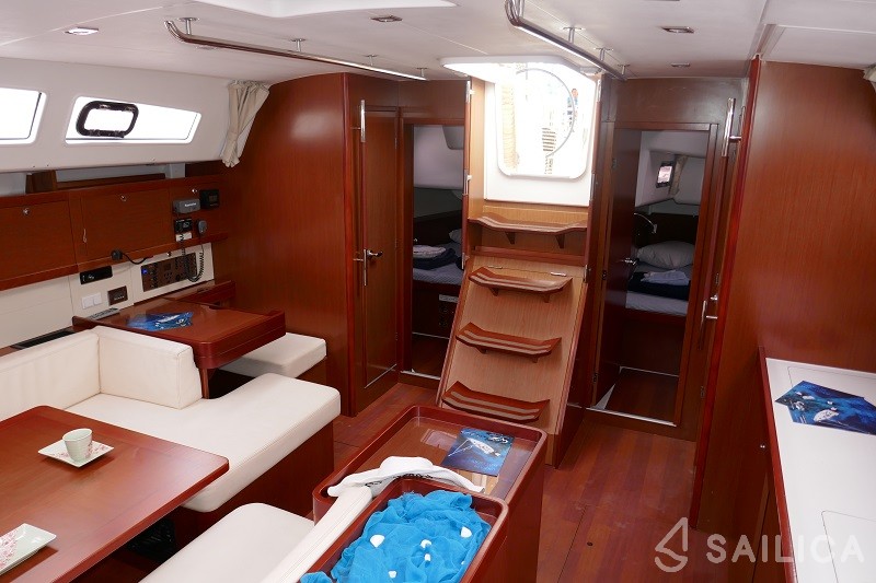 Oceanis 50 - Yacht Charter Sailica