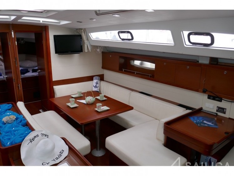 Oceanis 50 - Yacht Charter Sailica