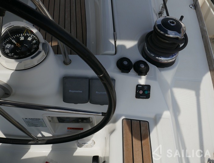 Oceanis 50 - Yacht Charter Sailica