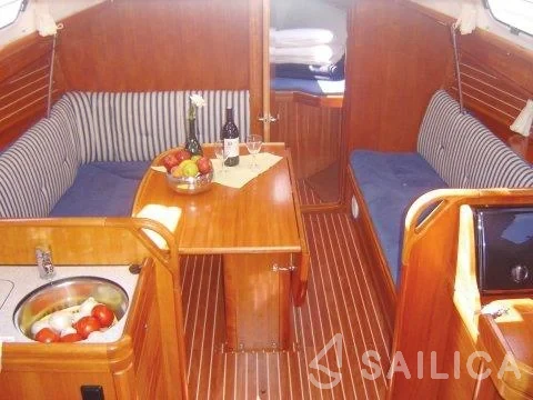 Bavaria 33 Cruiser - Yacht Charter Sailica