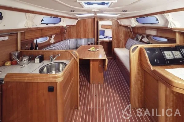Bavaria 33 Cruiser - Yacht Charter Sailica