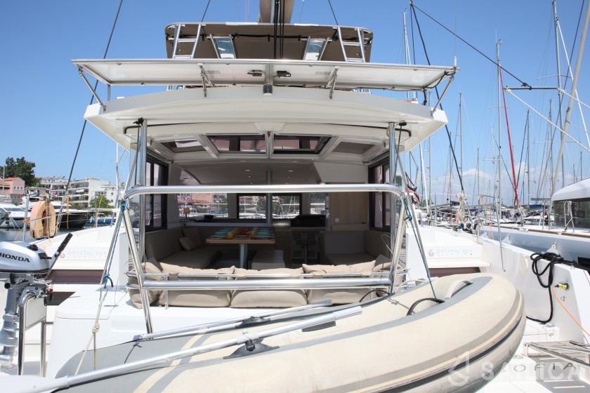 Bali 4.1 - Yacht Charter Sailica