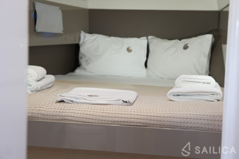 Bali 4.1 - Yacht Charter Sailica