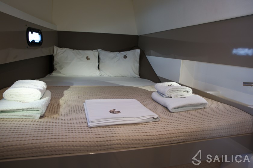 Bali 4.1 - Yacht Charter Sailica