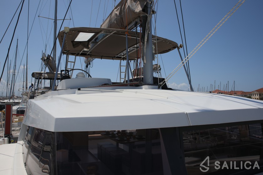 Bali 4.1 - Yacht Charter Sailica