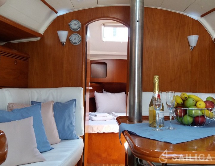 Sun Odyssey 35 - Yacht Charter Sailica