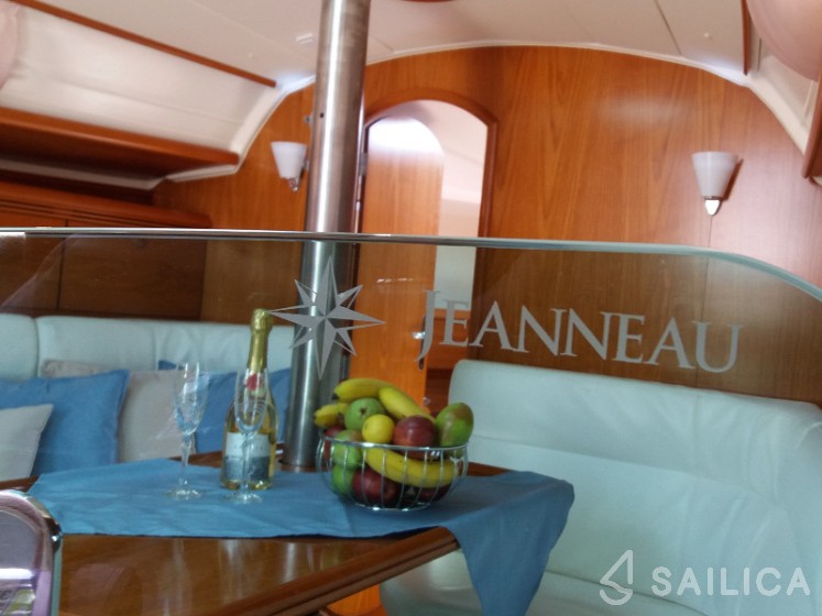 Sun Odyssey 35 - Yacht Charter Sailica