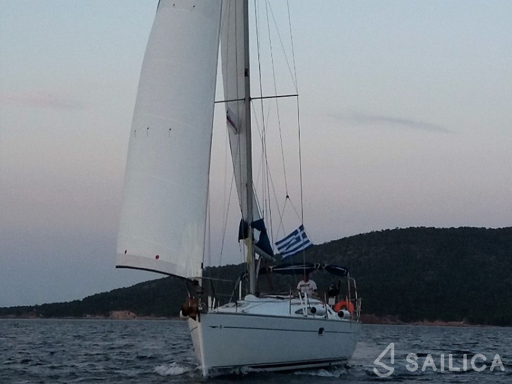 Sun Odyssey 35 - Yacht Charter Sailica