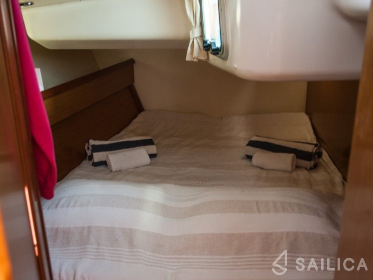 Sun Odyssey 45 - Yacht Charter Sailica
