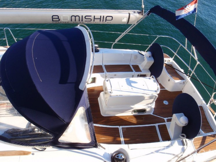 Sun Odyssey 45 - Yacht Charter Sailica