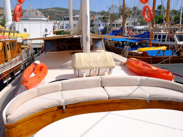 Gulet - Yacht Charter Sailica