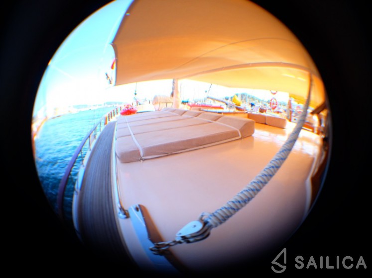 Gulet - Yacht Charter Sailica