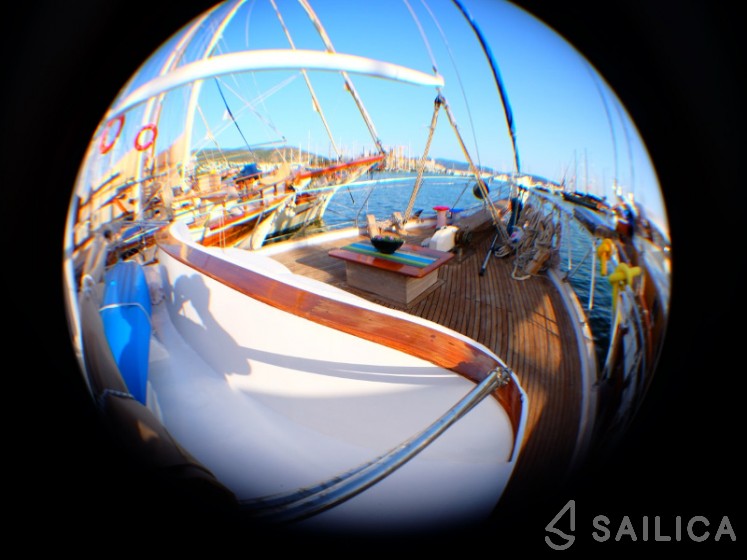 Gulet - Yacht Charter Sailica