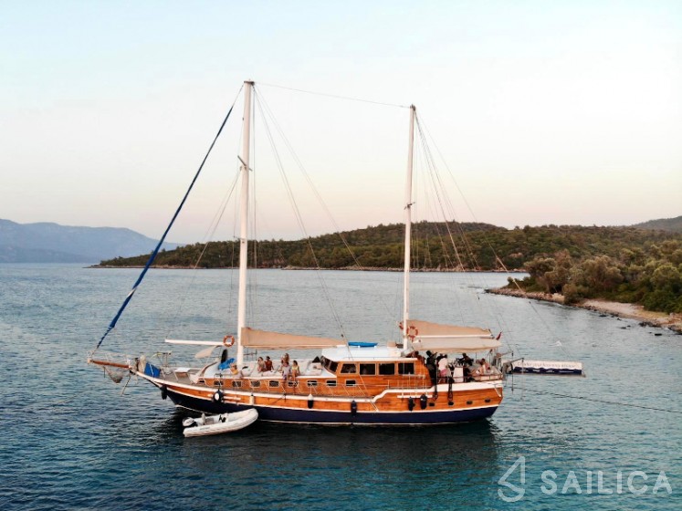Gulet - Yacht Charter Sailica