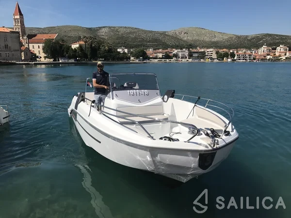 Beneteau Flyer 7.7 SUNdeck - Yacht Charter Sailica