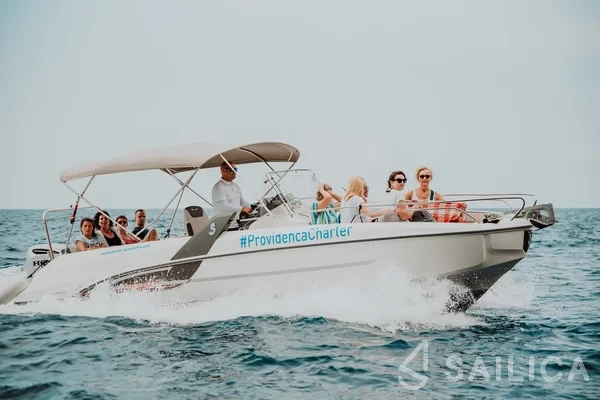Beneteau Flyer 7.7 SUNdeck - Yacht Charter Sailica