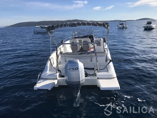 Beneteau Flyer 7.7 SUNdeck - Yacht Charter Sailica