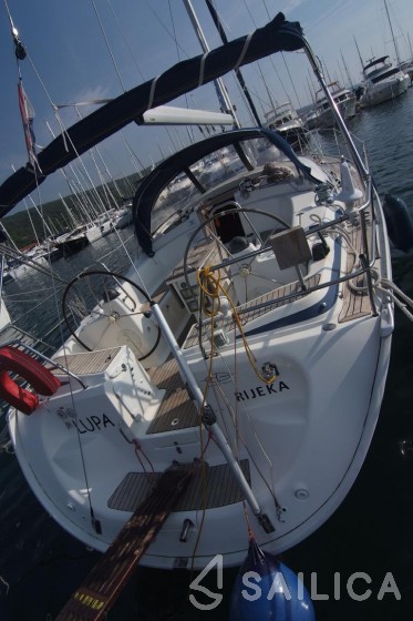 Bavaria 42 Cruiser - Yacht Charter Sailica
