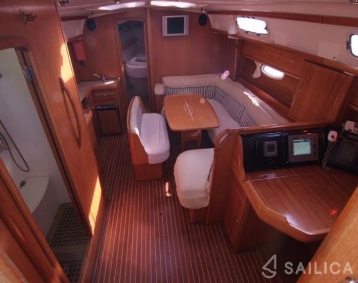 Bavaria 42 Cruiser - Yacht Charter Sailica