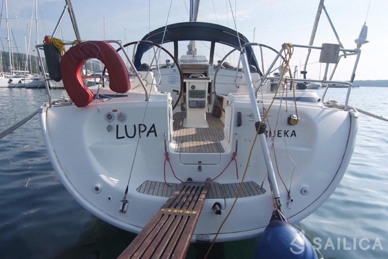 Bavaria 42 Cruiser - Yacht Charter Sailica