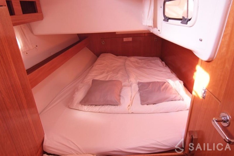 Bavaria 42 Cruiser - Yacht Charter Sailica
