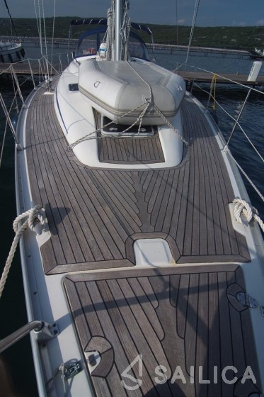 Bavaria 42 Cruiser - Yacht Charter Sailica