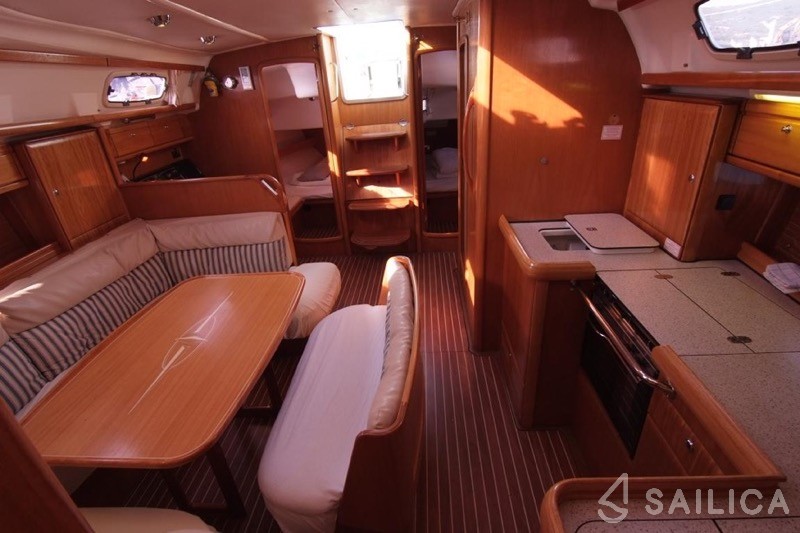 Bavaria 42 Cruiser - Yacht Charter Sailica