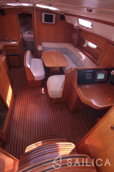 Bavaria 42 Cruiser - Yacht Charter Sailica