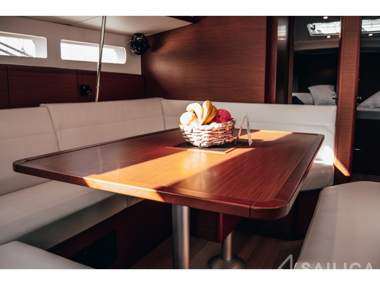 Sun Odyssey 519 - Yacht Charter Sailica