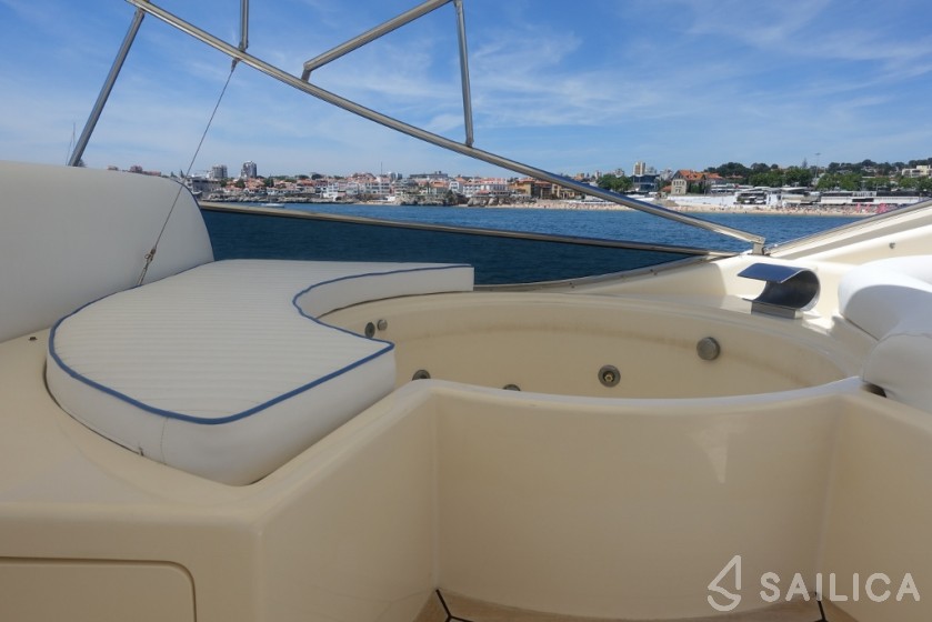 Astondoa 82 GLX - Yacht Charter Sailica