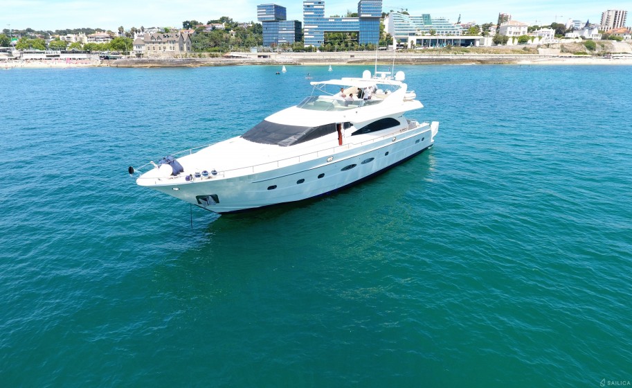 Astondoa 82 GLX - Yacht Charter Sailica