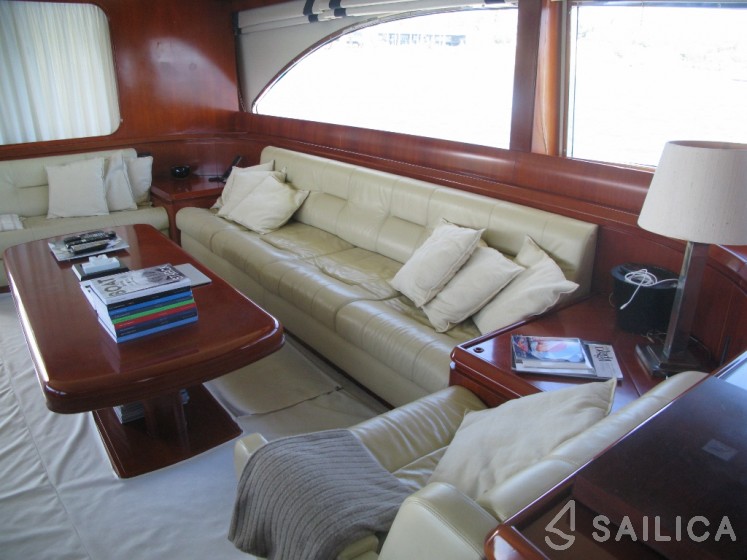 Astondoa 82 GLX - Yacht Charter Sailica