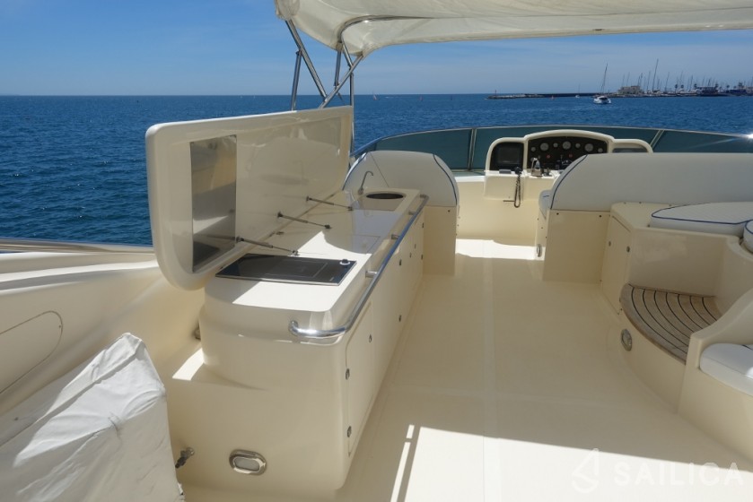 Astondoa 82 GLX - Yacht Charter Sailica