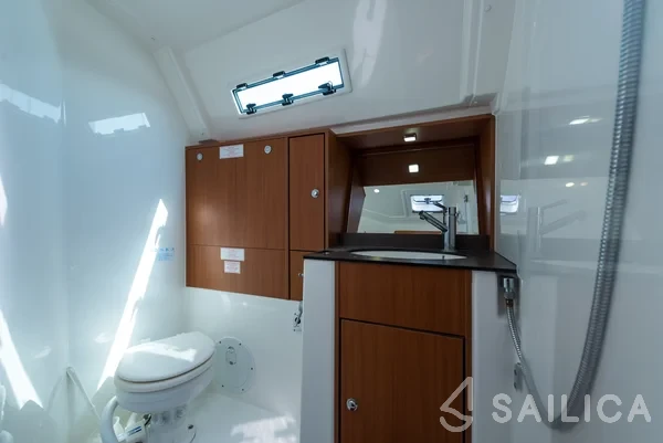Bavaria 40 Cruiser - Yacht Charter Sailica