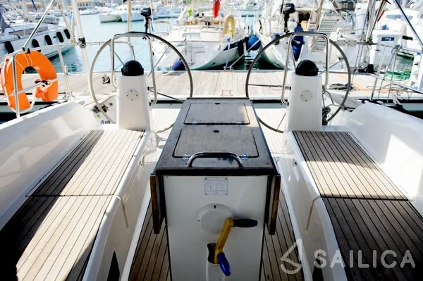 Bavaria 40 Cruiser - Yacht Charter Sailica