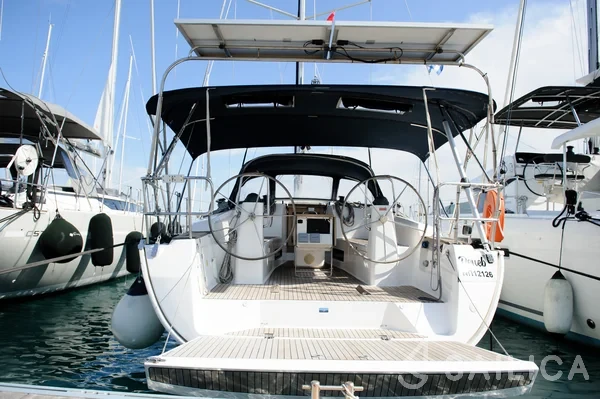 Bavaria 40 Cruiser - Yacht Charter Sailica