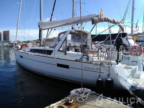 Oceanis 45 - Yacht Charter Sailica