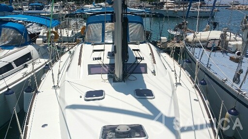 Oceanis 43 - Yacht Charter Sailica