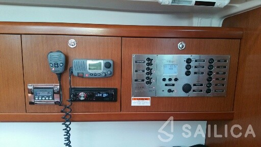 Oceanis 43 - Yacht Charter Sailica