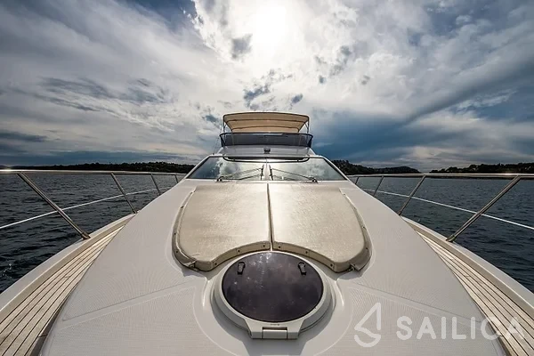 Azimut 47 - Yacht Charter Sailica