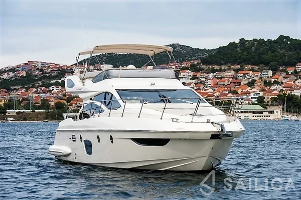 Azimut 47 - Yacht Charter Sailica