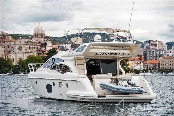 Azimut 47 - Yacht Charter Sailica