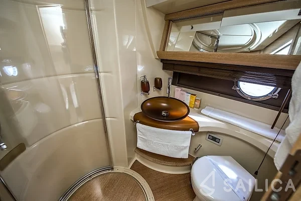 Azimut 47 - Yacht Charter Sailica