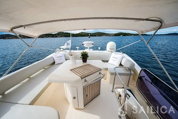 Azimut 47 - Yacht Charter Sailica