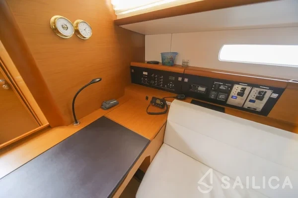 Sun Odyssey 519 - Yacht Charter Sailica